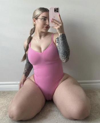 Krista, 24 Caucasian female escort, Southeastmissouri